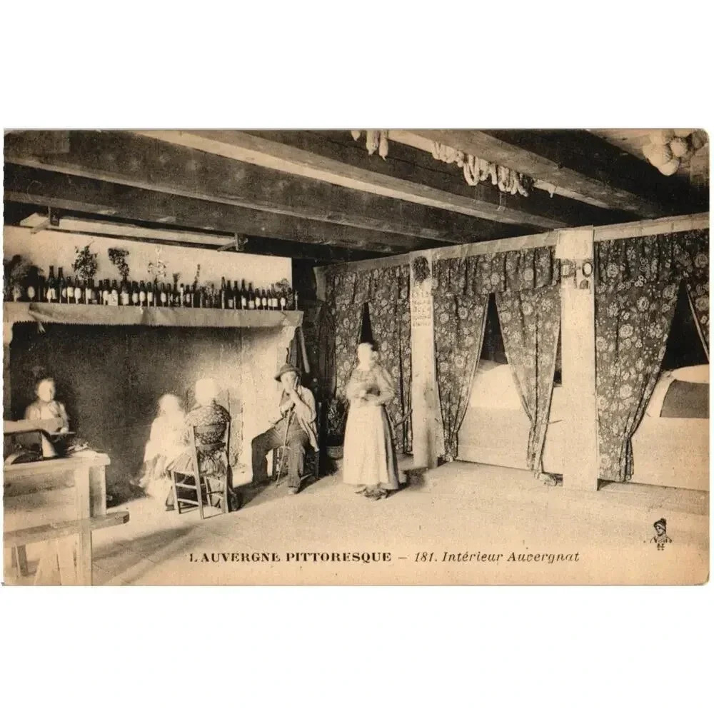 Lauvergne Pittoresque 181. Interieur Auiergnat Postcard
